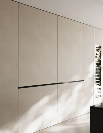 Ruhige weiße Küche von Stosa Cucine mit geschlossenen Fronten